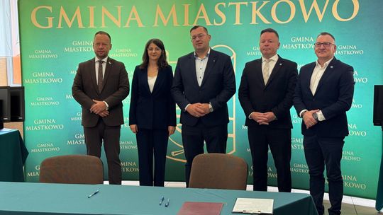25 komputerów trafiło do szkoły w Miastkowie - [VIDEO]