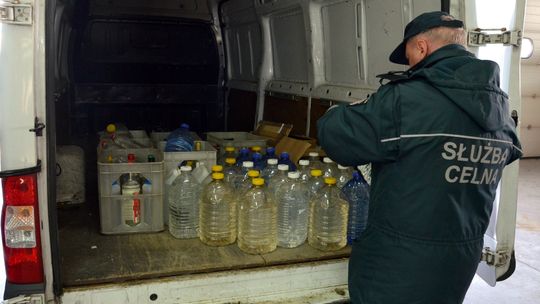 264 litry alkoholu z przemytu, trafi do sanepidu [VIDEO i FOTO]