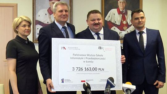 3,7 miliona złotych dla PWSIiP w Łomży [VIDEO] 