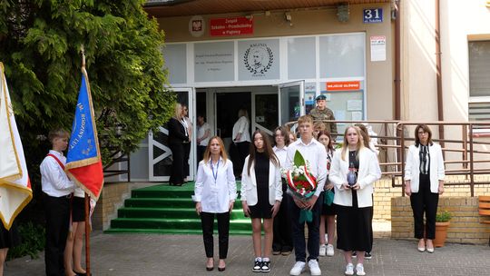 40-lecie nadania imienia Zespołowi Szkolno-Przedszkolnemu im. mjr. Władysława Raginisa w Piątnicy – święto pamięci, dumy i artystycznych wzruszeń