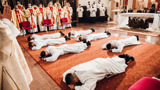 7 nowych diakonów w Diecezji Łomżyńskiej 