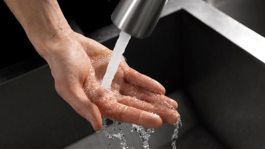 Bakterie coli w wodzie w centrum Łomży. Mieszkańcy muszą zachować ostrożność