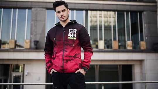 Bluza męska rozpinana na siłownie – jaką wybrać?