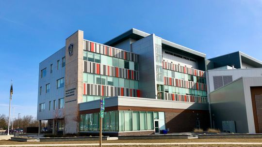 Budownictwo modułowe dla sił zbrojnych i służb mundurowych – nowoczesne rozwiązania i użyteczne koncepcje