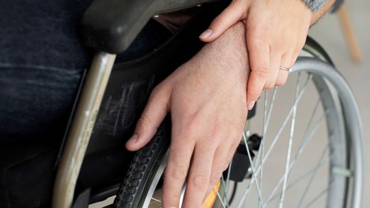 Budżet państwa pokryje składki emerytalne, rentowe oraz ubezpieczenie zdrowotne dla opiekuna osoby pobierającej świadczenie wspierające