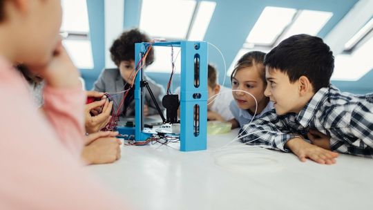Drukarki 3D i gogle VR w każdej szkole? Rząd rozdaje pieniądze na zakup nowoczesnego sprzętu