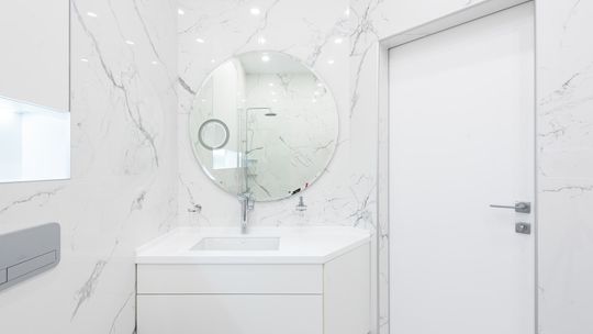 Drzwi łazienkowe – czy są niezbędne?