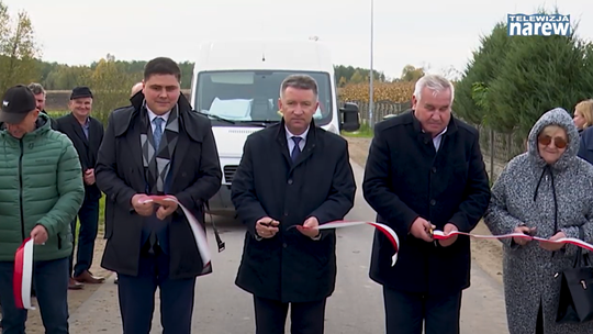 Dwa odcinki przebudowanych dróg gminnych w Truszkach Zalesiu  i  Glinkach oficjalnie otwarte [VIDEO]
