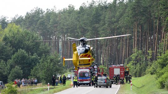 Dwa śmigłowce w akcji po wypadku pod Dębnikami - FOTO i VIDEO