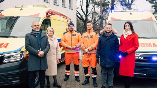 Dwie nowe karetki dla szpitala wojewódzkiego w Białymstoku