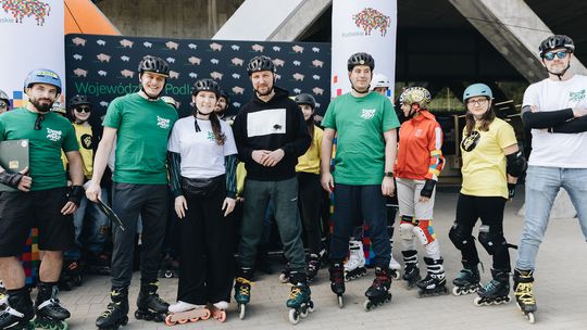 Dziesięć lat Nightskating Białystok – rolkarze znów opanowali ulice miasta