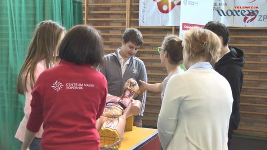 "Eksperymentuj - wystawa interaktywna" w KOKiS Kolno - VIDEO