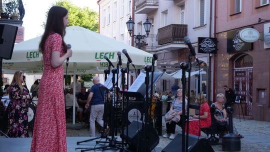 Farna po raz piąty. Ulica, która pamięta ludzi i kulturę - [VIDEO]