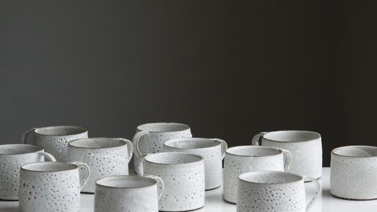 Filiżanki z logo firmy: Eleganckie gadżety promocyjne na każdą okazję Filiżanki z logo firmy: Eleganckie gadżety promocyjne na każdą okazję