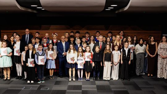 Gala wręczenia stypendiów artystycznych w Suwałkach Gala wręczenia stypendiów artystycznych w Suwałkach