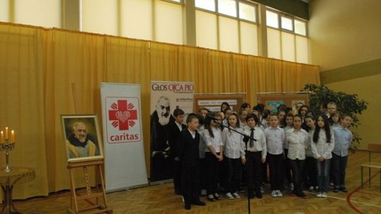 Głos Ojca Pio w Szkole Podstawowej Nr 5 w Łomży