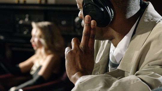 Kiedy warto skorzystać z usług detektywa od romansów?