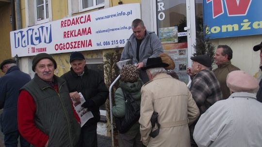  Kolejka po Tygodnik Narew jak za komuny