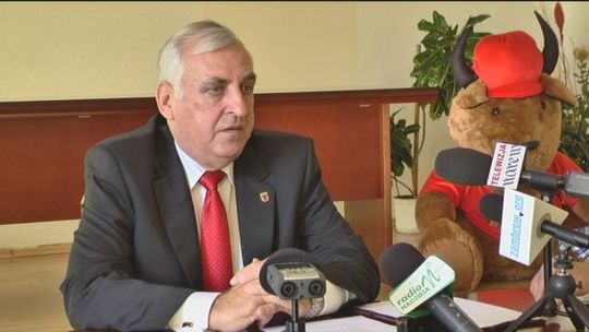 Konferencja prasowa burmistrza Kazimierza Dąbrowskiego