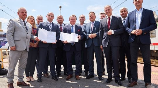 Linia kolejowa Śniadowo-Łomża: Umowa na przygotowanie projektu już podpisana