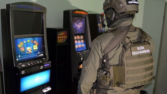 Łomżyńscy funkcjonariusze KAS zlikwidowali salon gier