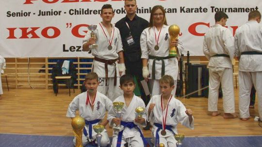Łomżyńscy karatecy na zawodach w Leżajsku