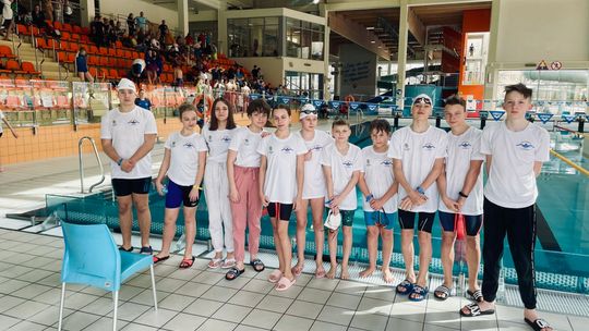 Łomżyńscy pływacy z medalami Mistrzostw Młodzików [FOTO]
