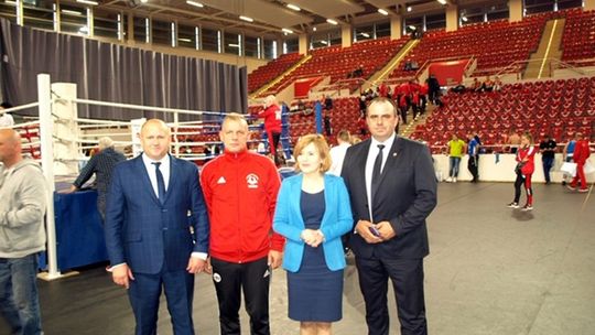 Łomżyńska pięść rządzi w świecie boksu