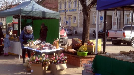 Łomżyński rynek jak wielkanocna kraszanka 