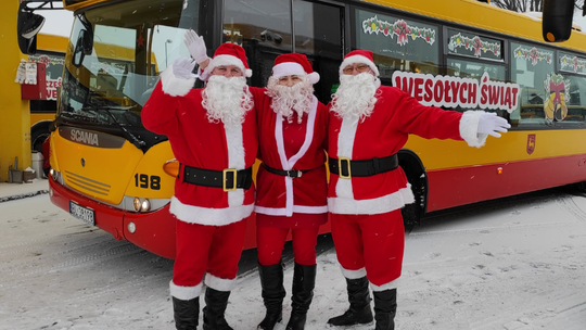 Magiczne Mikołajki w Łomży – MPK dołącza z ciepłym autobusem i słodkimi niespodziankami Magiczne Mikołajki w Łomży – MPK dołącza z ciepłym autobusem i słodkimi niespodziankami