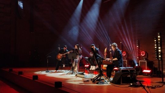 Magiczny Koncert Blue Cafe w Filharmonii Kameralnej w Łomży – Świąteczny Prezent dla Mieszkańców [VIDEO]