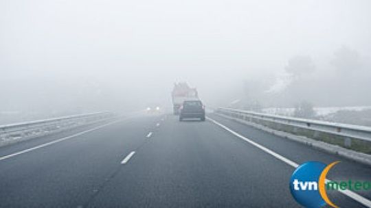 Mgły i mżawki utrudniają jazdę