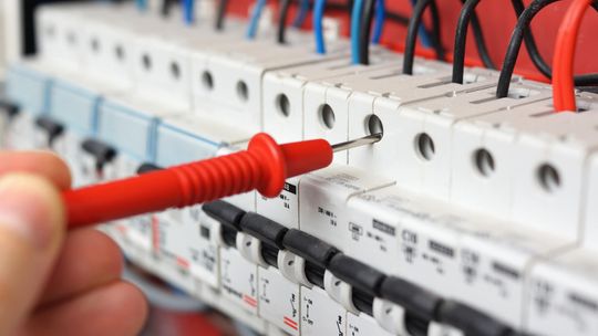 Na co zwrócić uwagę montując nową instalację elektryczną?