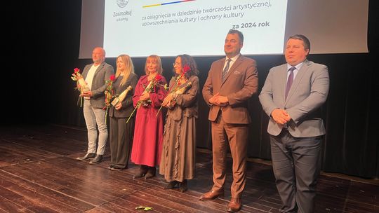Nagrody Prezydenta Łomży dla twórców kultury. Doceniono artystów, instytucje i młode talenty Nagrody Prezydenta Łomży dla twórców kultury. Doceniono artystów, instytucje i młode talenty