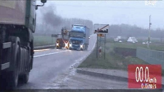 Niebezpiecznie wyprzedzał - stracił prawo jazdy