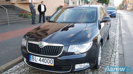 Nowa Skoda Superb już pod Ratuszem