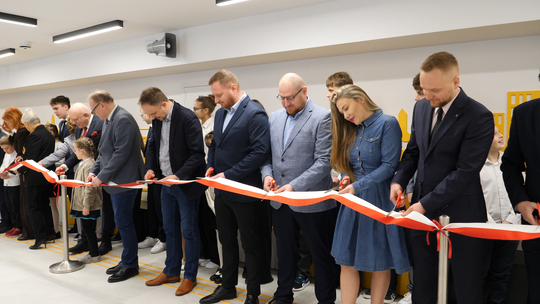 Nowoczesna „Dziesiątka” otwarta. Marzenia szkolnej społeczności stały się rzeczywistością [VIDEO]