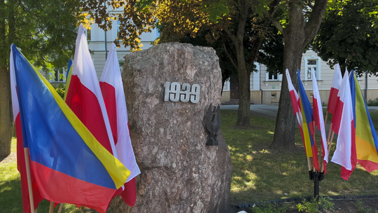 Pamięć jest zobowiązaniem. Łomża uczciła Święto Wojska Polskiego - [VIDEO]