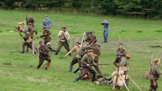 Piątnica na Polach Chwały – Rekonstrukcja Bitwy 1920 Roku Przeniosła Widzów w Czasie - [VIDEO]