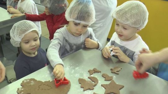 Pieczenie pierników w ZSTiO w Łomży - VIDEO
