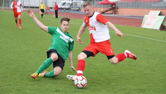 Piłka nożna.  Seniorzy na plus, juniorzy na minus