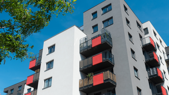 PiS chce mieć pełną kontrolę nad spółdzielniami mieszkaniowymi. Dlatego zmienia prawo