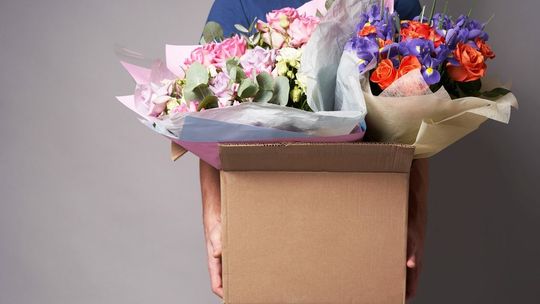 Poczta Kwiatowa z zarzutami. Kwiaty dla matki nie docierały w Dniu Matki