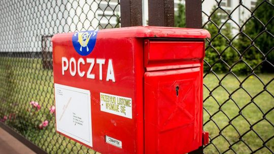 Poczta Polska idzie w ślady firm kurierskich. Utworzy aplikację do obsługi paczek
