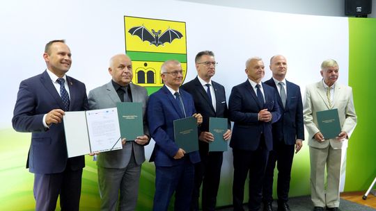 Podpisanie umów na Lokalne Ośrodki Wiedzy i Edukacji - [VIDEO]