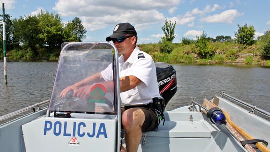 Policjanci już patrolują rzeki