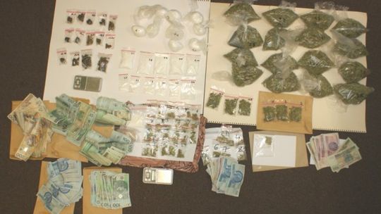 Policjanci uderzyli w sieć narkotykowych dealerów