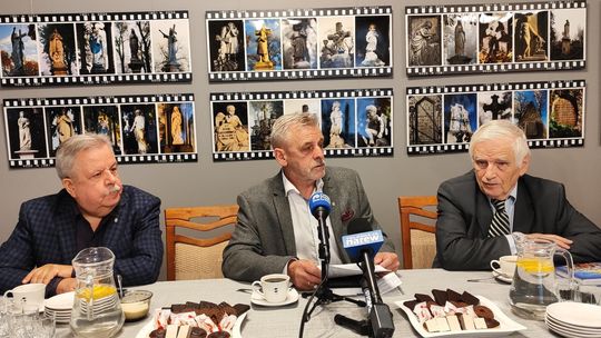 Ponad 160 tysięcy złotych na ratowanie zabytków. TPZŁ podsumowało prace na łomżyńskim cmentarzu - [VIDEO]