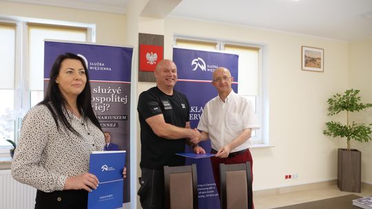 Porządkują cmentarze, przywracają pamięć - [VIDEO]