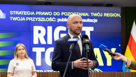 „Prawo do pozostania” – Podlaskie włącza się w unijne konsultacje - [VIDEO]